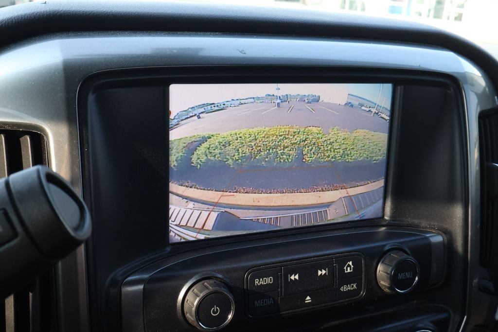 Used 2018 GRAPHITE METALLIC Chevrolet LT image 25