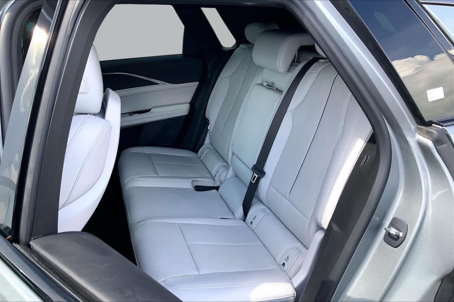 Used 2024 Argent Silver Metallic Cadillac Sport image 19