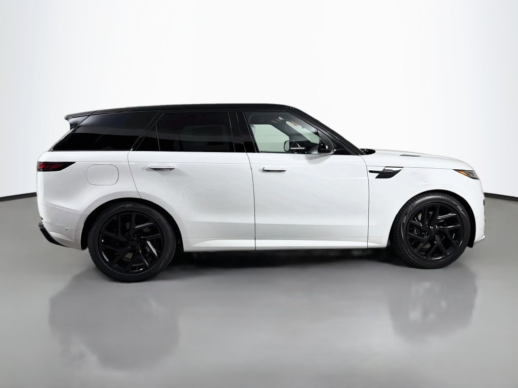 New 2027 Fuji White Land Rover  image 4