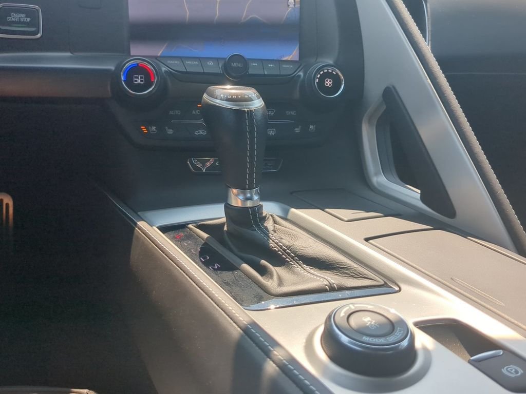 Used 2015 Red Chevrolet Stingray Z51 image 16