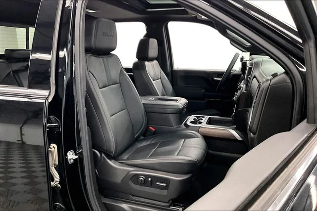 Used 2022 Black Chevrolet High Country image 8