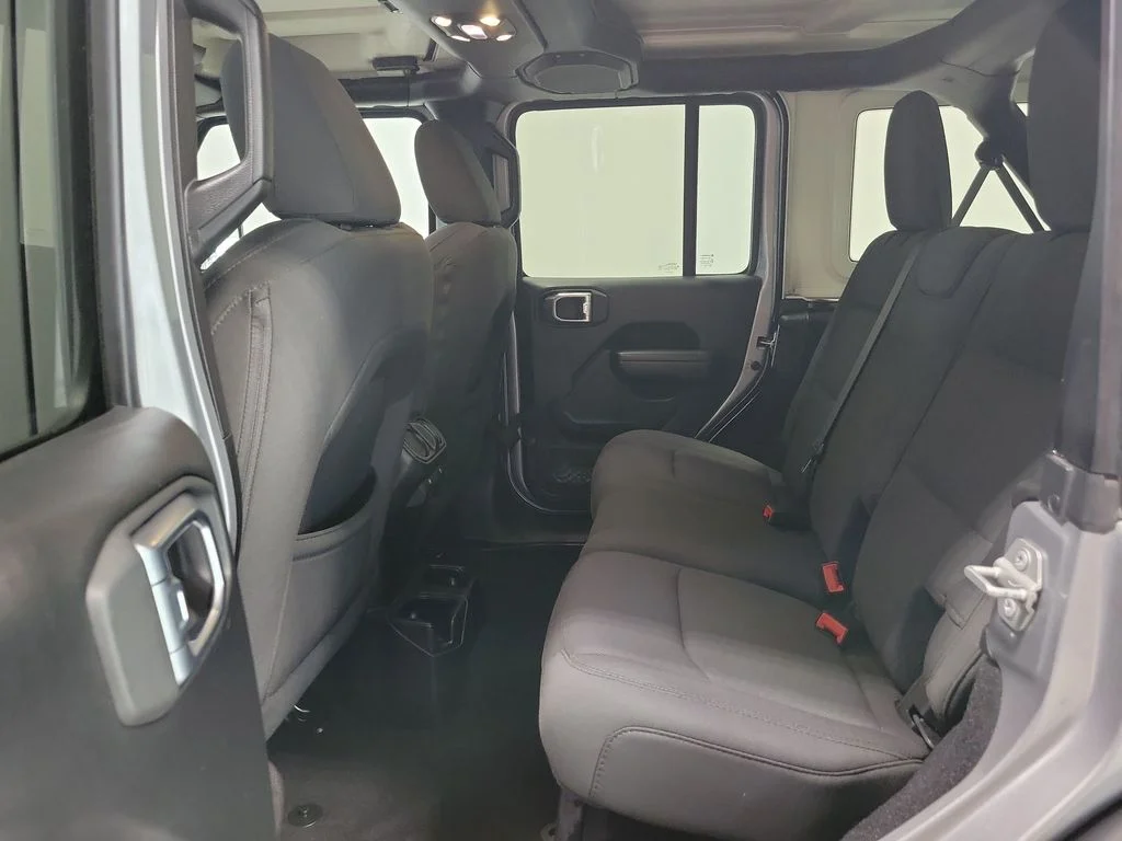 Used 2020 Silver Jeep Unlimited Sport S image 23