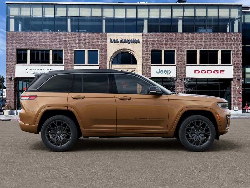 New 2027 Copper Shino Metallic Clear-Coat Paint Jeep Summit image 21