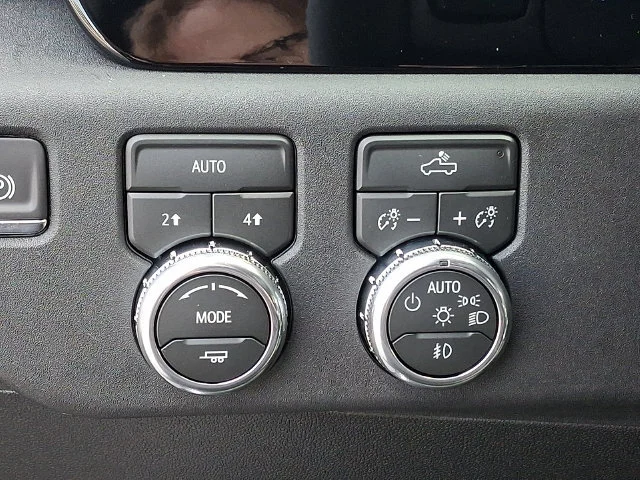 New 2026 Onyx Black GMC Elevation image 16