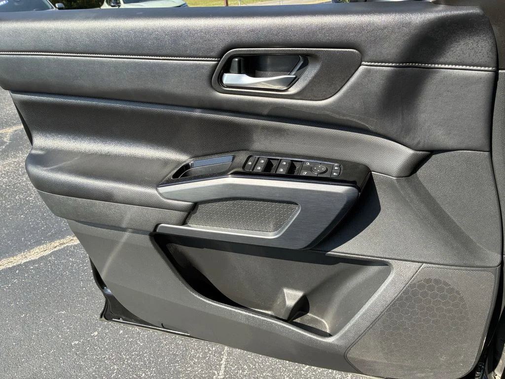 Used 2024 Black Nissan SL image 14