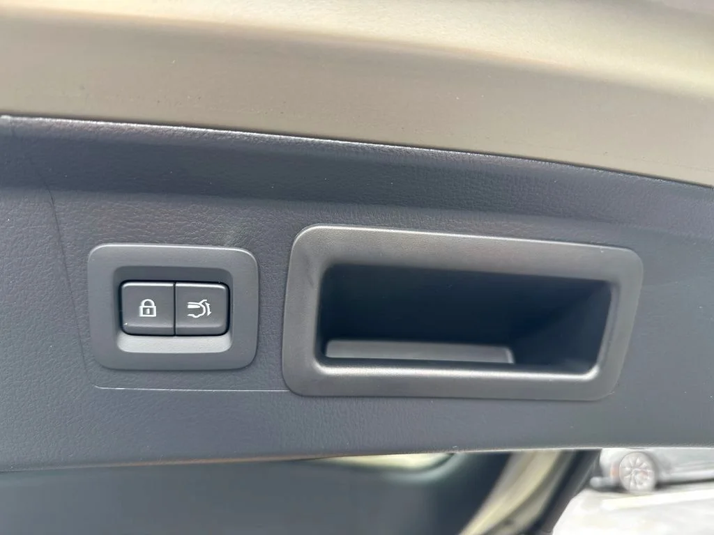 New 2026 Sand Metallic Mazda 2.5 Turbo Meridian Edition image 32