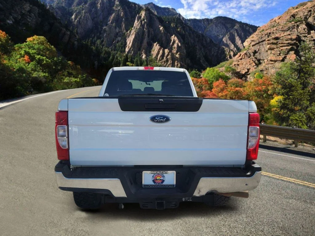 Used 2022 White Ford XL image 4