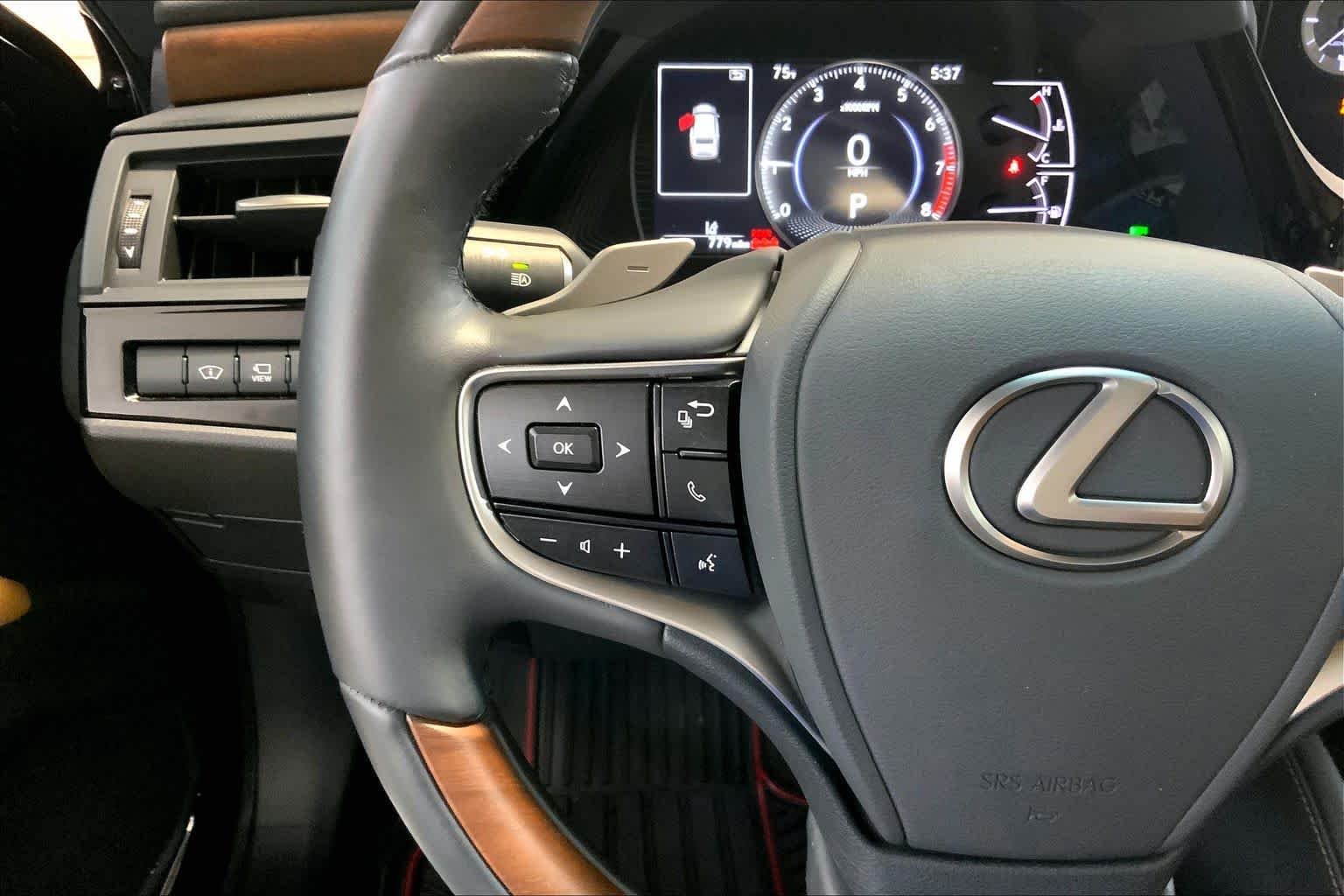 Used 2024 Obsidian Lexus Ultra Luxury image 23