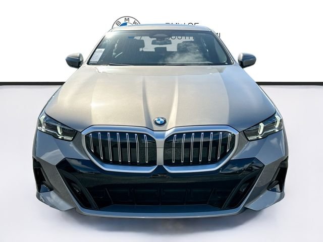 New 2026 Gray BMW 530i image 2
