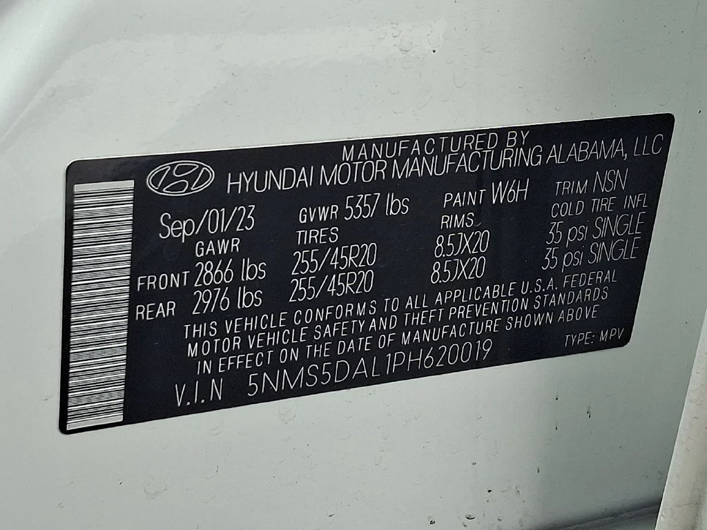 Used 2023 White Hyundai Calligraphy image 26
