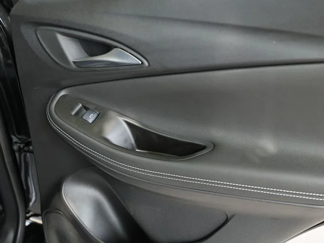 Used 2025 Ebony Twilight Metallic Buick Avenir image 26