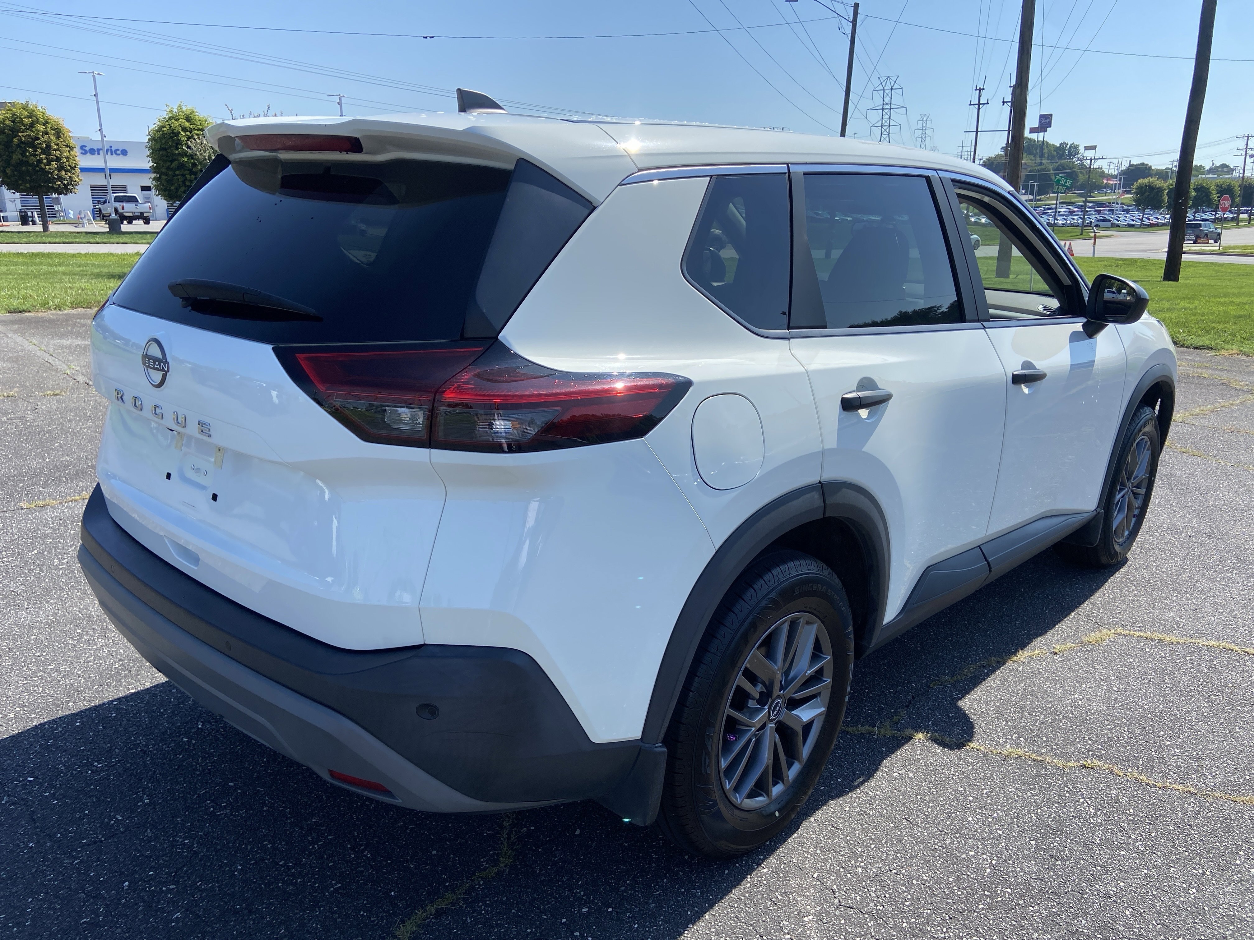 Used 2023 Glacier White Nissan S image 5