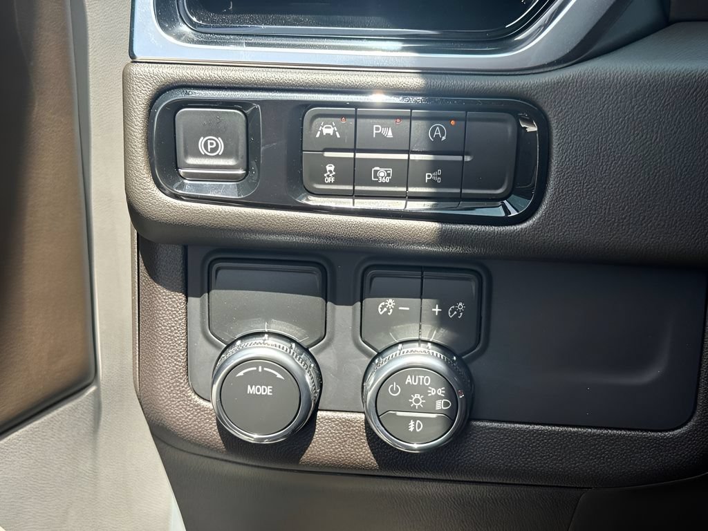 2026 GMC Yukon XL Elevation - Photo 18