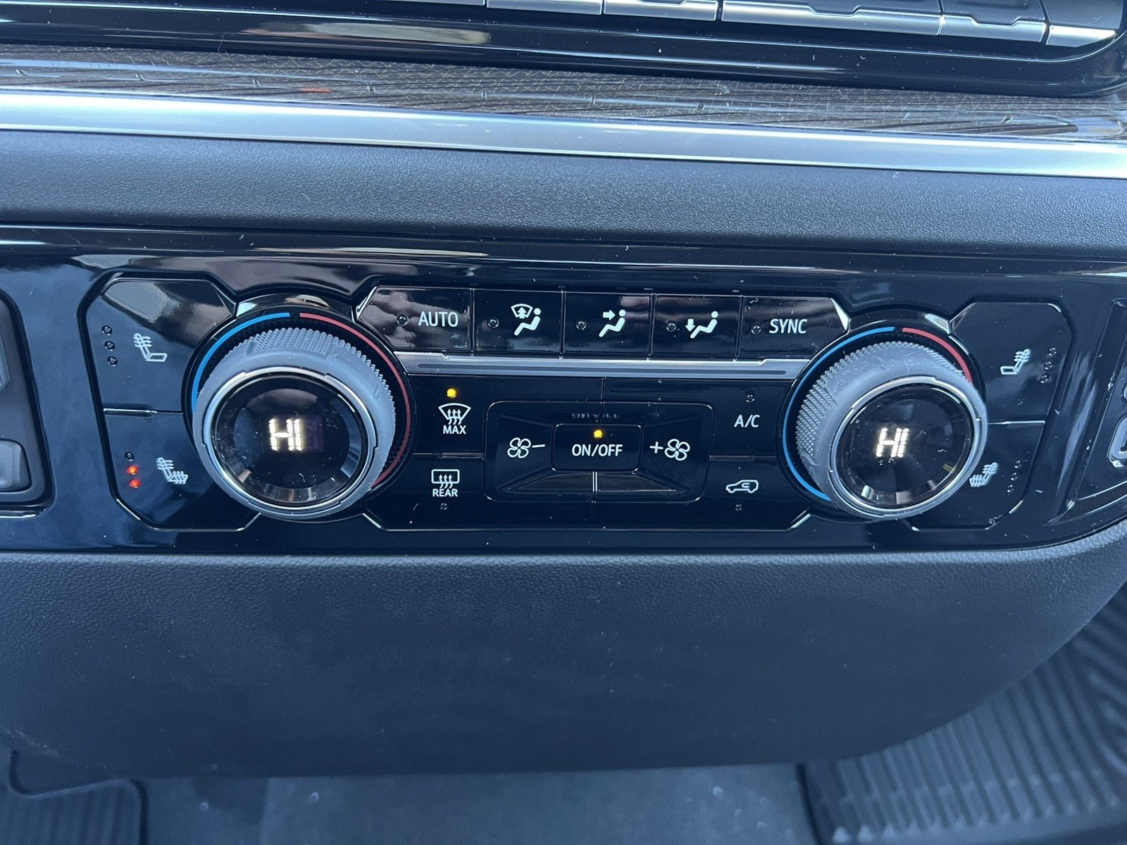 2025 Chevrolet Silverado 2500 HD LT - Photo 37