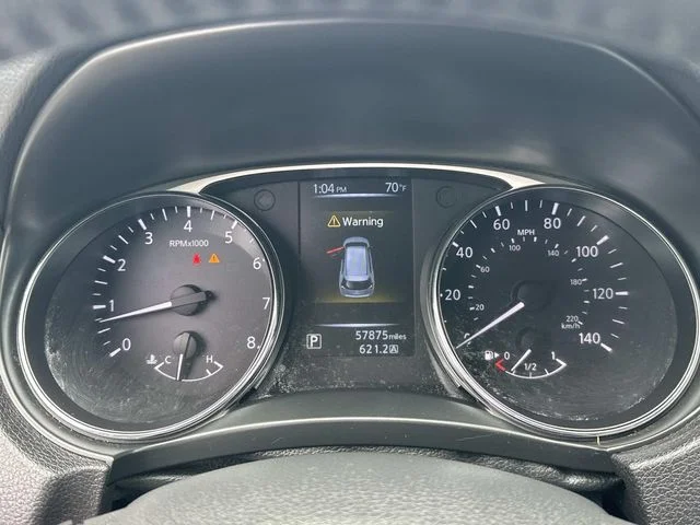 Used 2015 Silver Nissan SL image 26