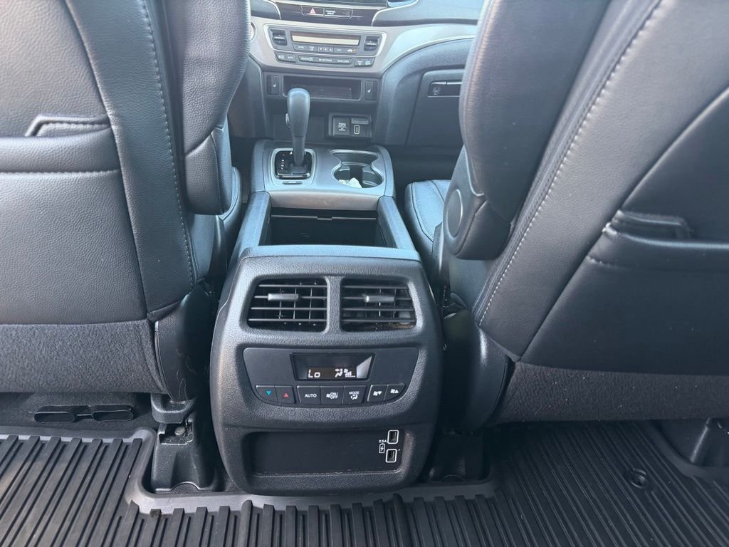 Used 2020 Black Honda EX-L image 26