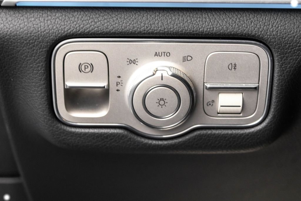 Used 2022 Black Mercedes-Benz GLE 350 image 13