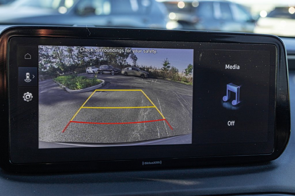 Used 2023 Silver Hyundai SEL image 17