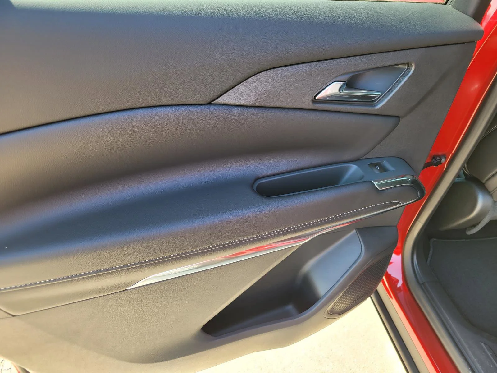 2027 Chevrolet Traverse LT - Photo 10