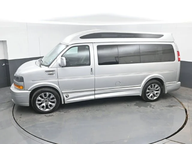 Used 2022 Silver GMC Work Van image 45