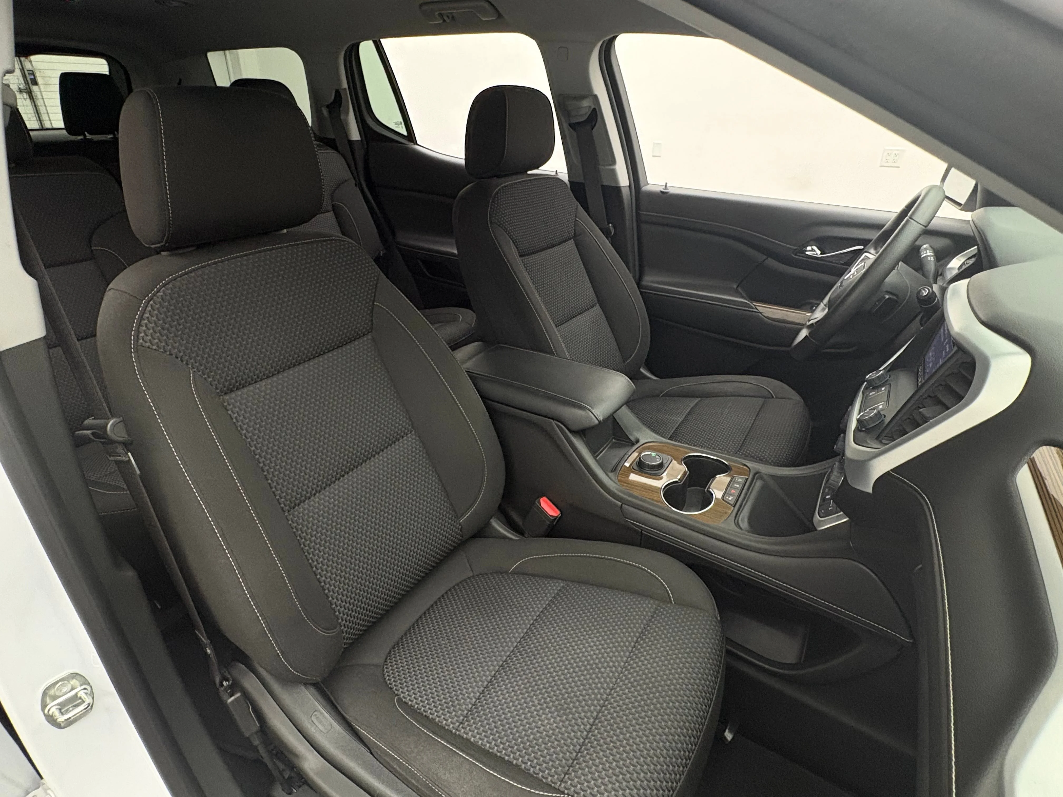 Used 2023 Summit White GMC SLE image 31