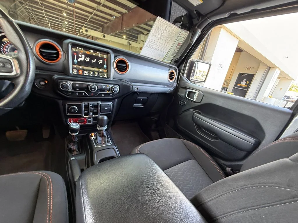 Used 2023 Gray Jeep Mojave image 15