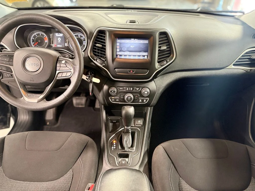 Used 2020 Black Jeep Latitude image 2