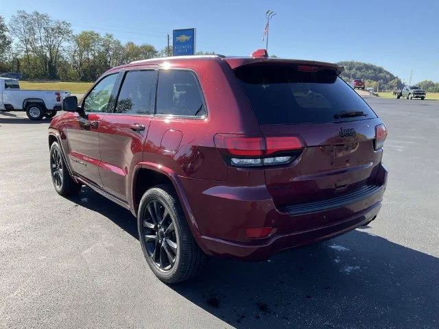 Used 2021 Red Jeep Laredo X image 8