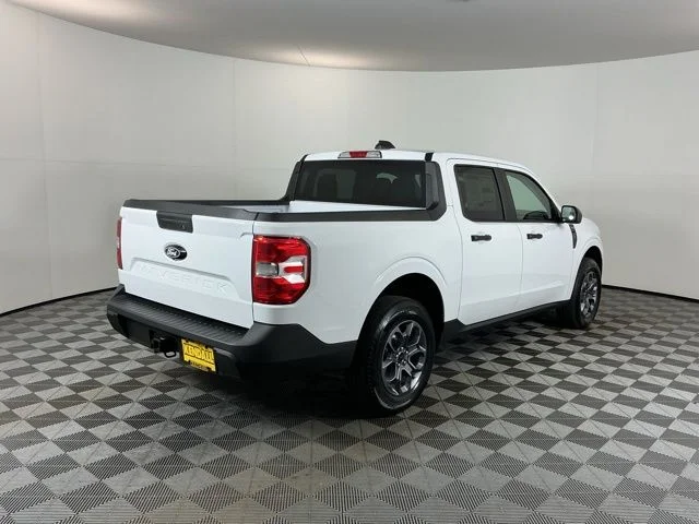 New 2026 Oxford White Ford XLT image 5