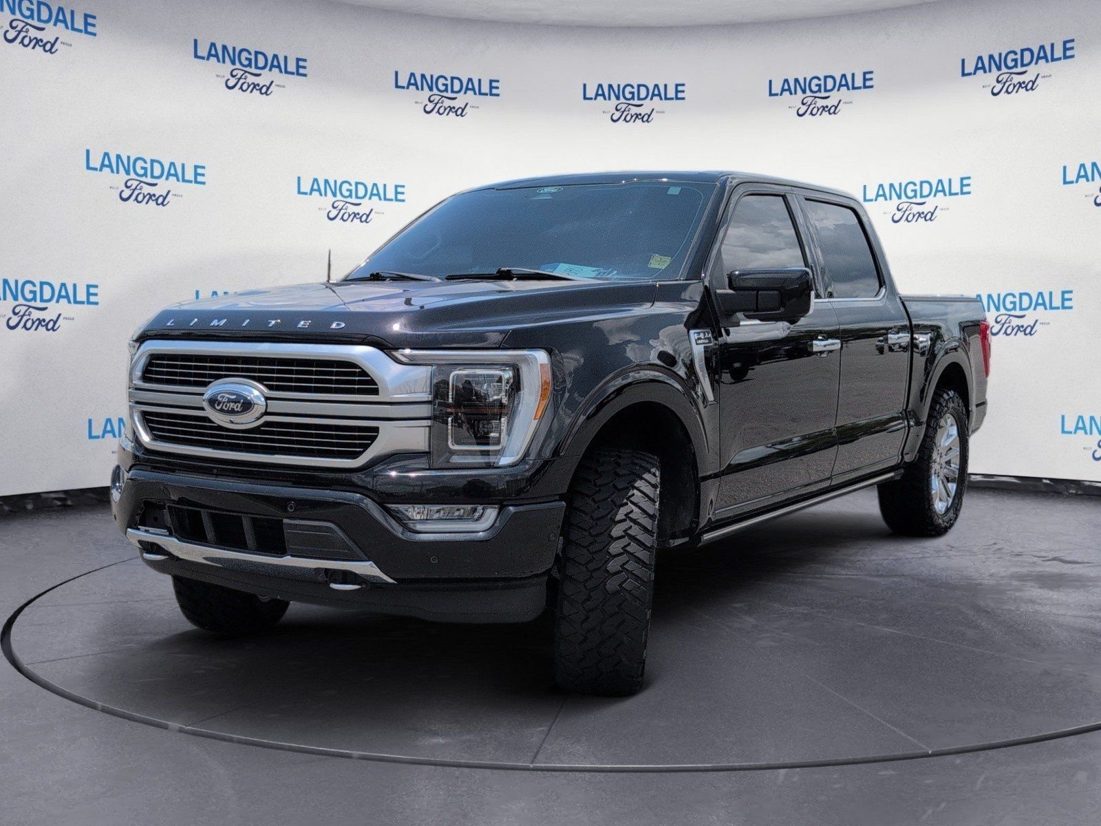 Used 2022 Black Metallic Ford Limited image 11