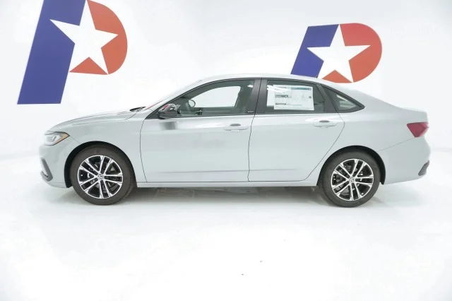 2026 Volkswagen Jetta Sport - Photo 10