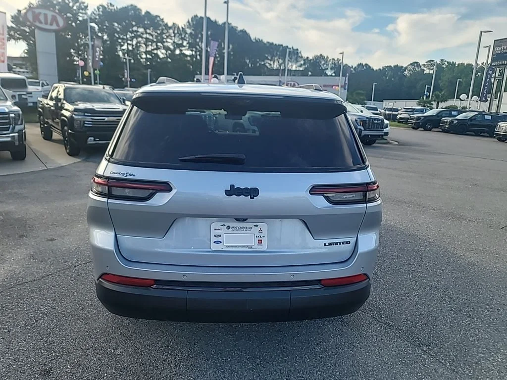 Used 2025 Silver Jeep Limited image 6