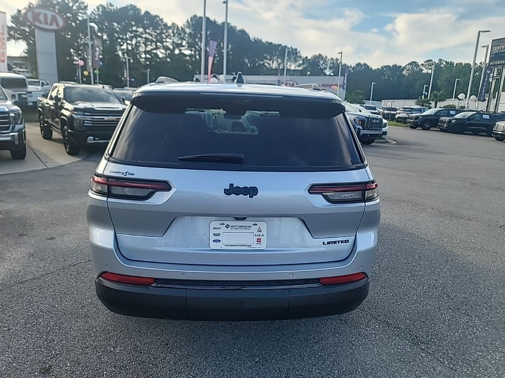 Used 2025 Silver Jeep Limited image 6