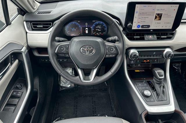 Certified Used 2025 MIDNIGHT BLACK METALLIC Toyota  image 18
