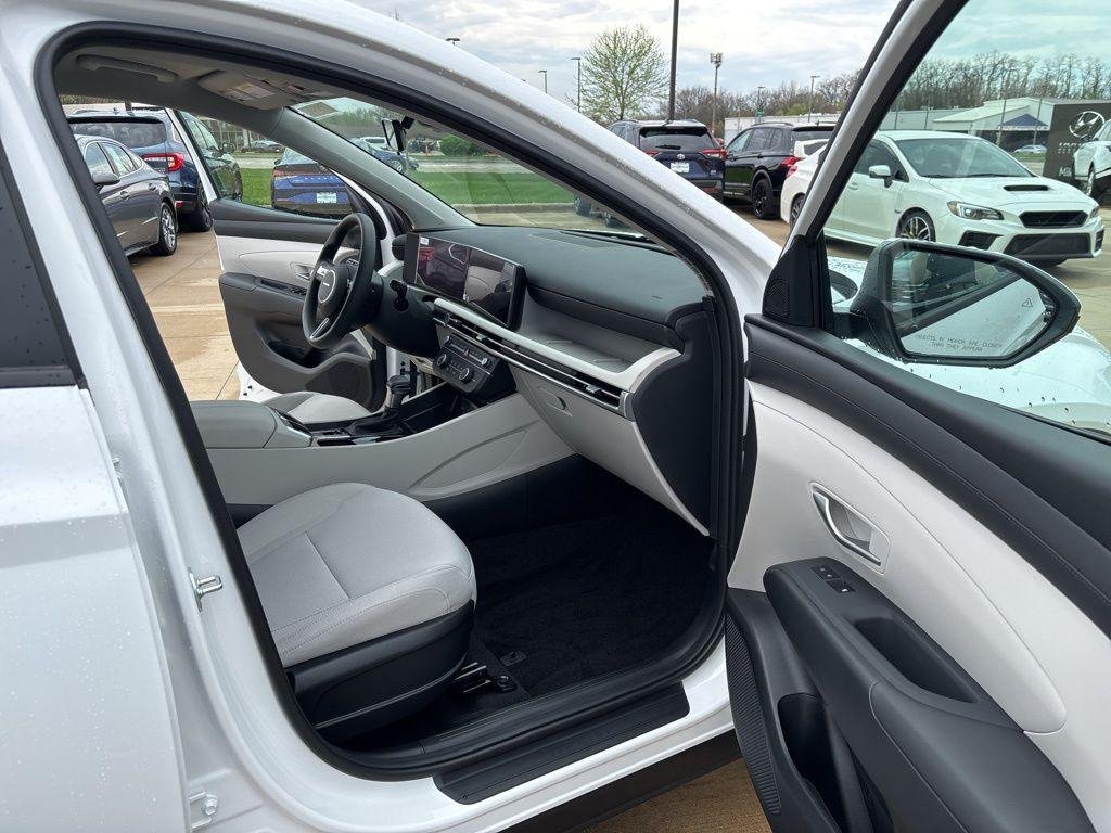 New 2026 White Pearl Hyundai SE FWD image 30