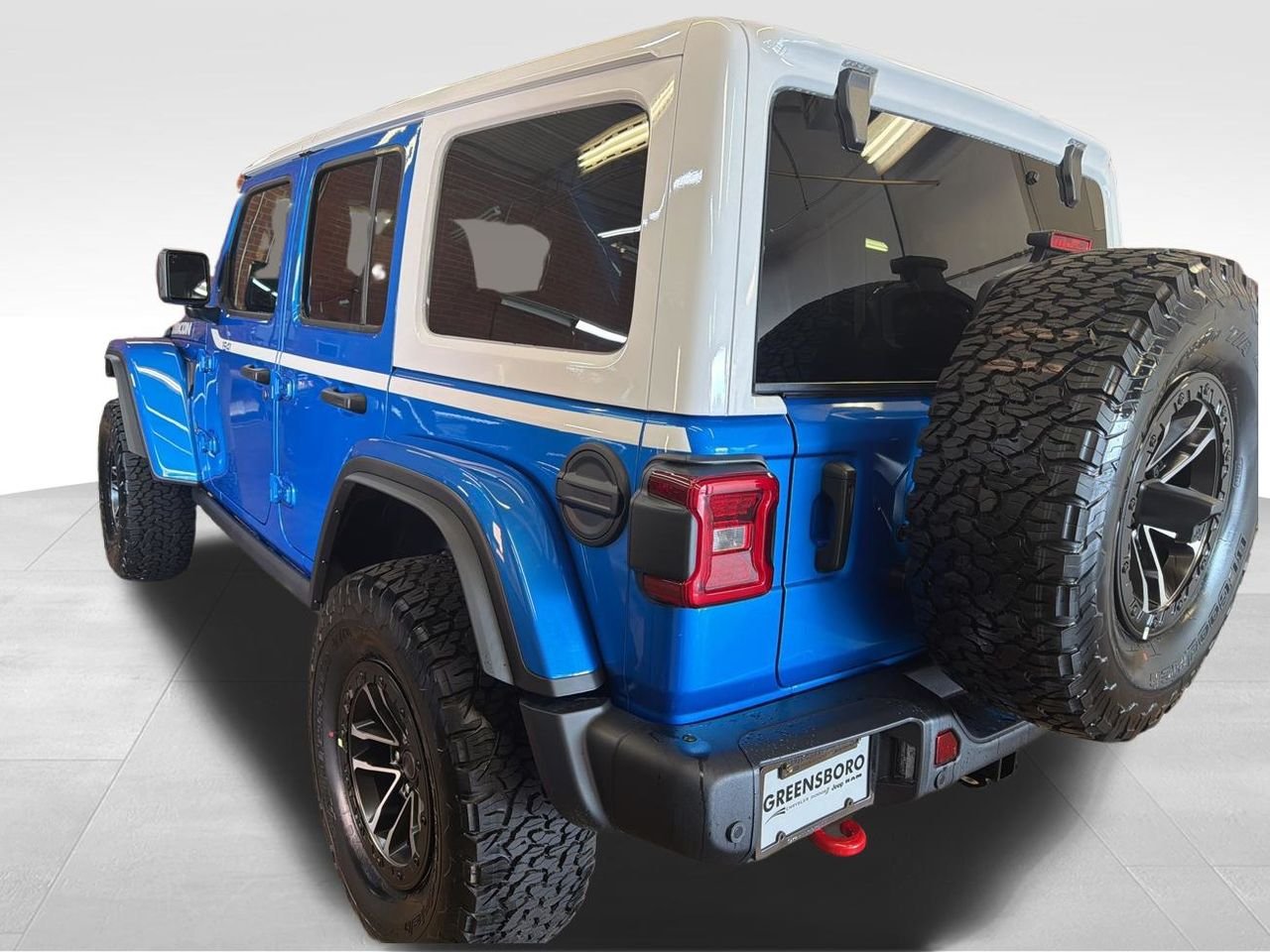 New 2026 Hydro Blue Pearl-Coat Exterior Paint Jeep Rubicon X image 3