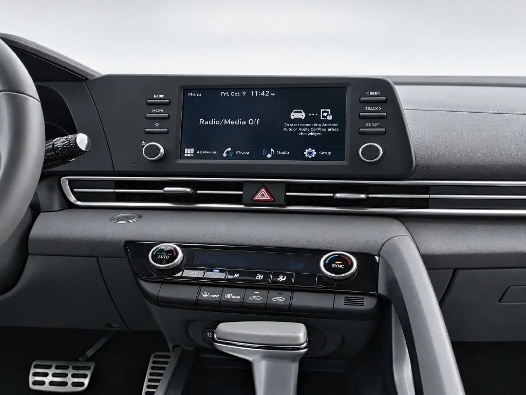 Used 2025 Gray Hyundai SEL Sport image 16