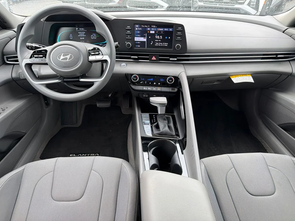 Used 2026 Black Hyundai Blue image 22