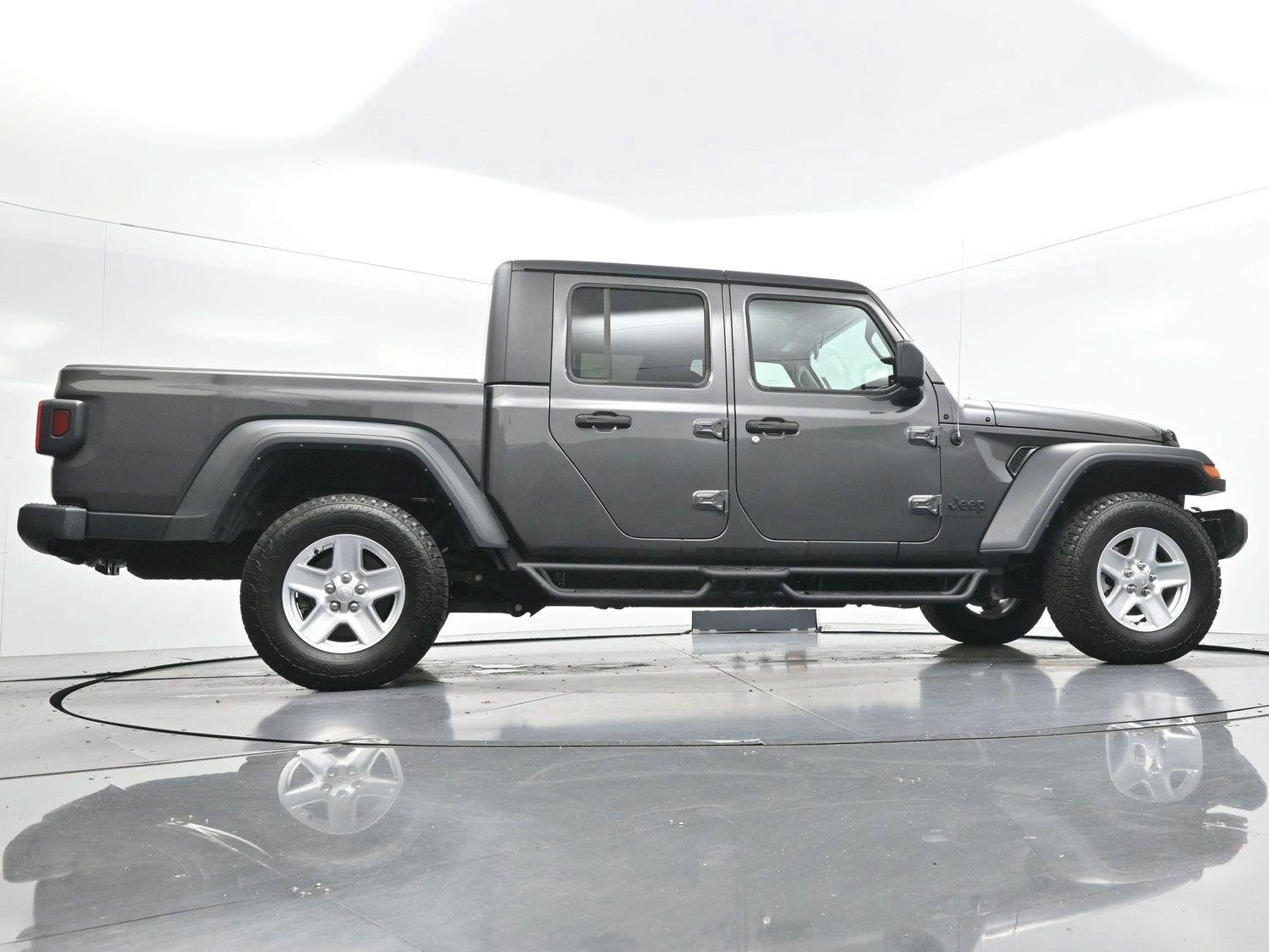Used 2023 Granite Crystal Metallic Clearcoat Jeep Sport S image 46