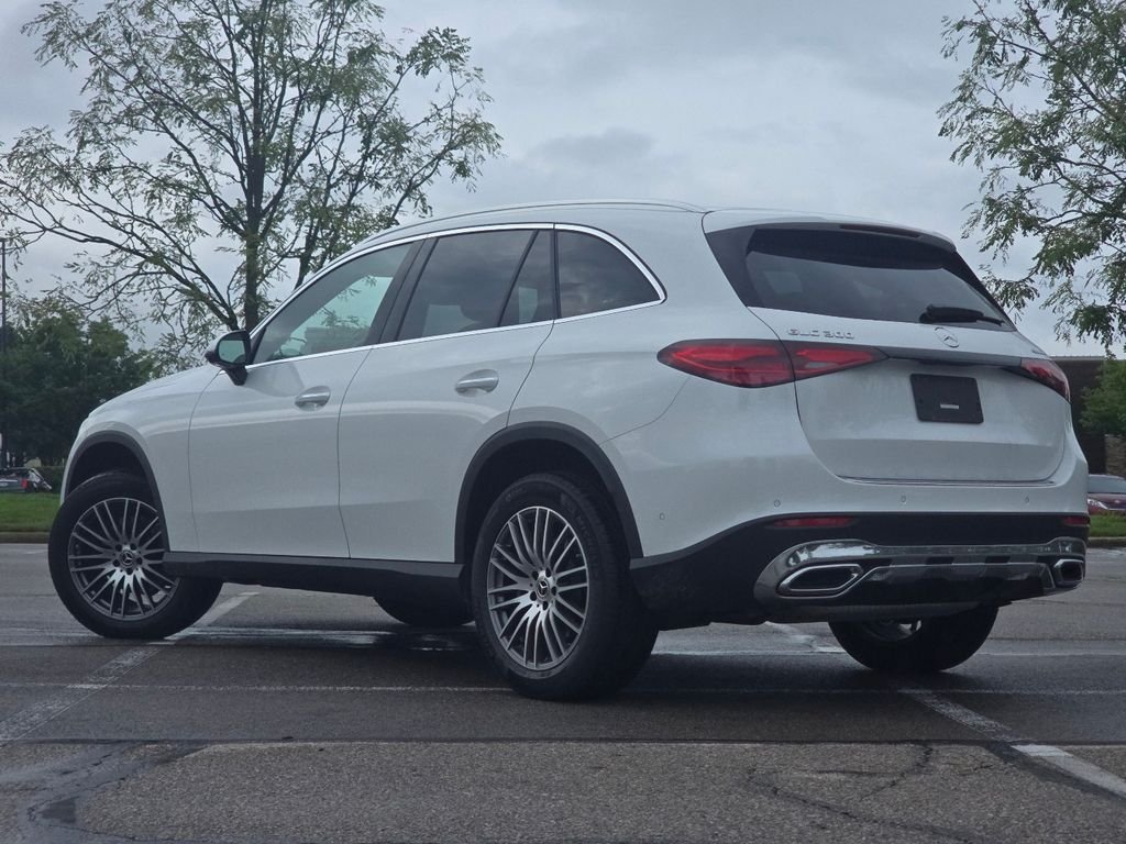 Certified Used 2026 Moonlight White Metallic Mercedes-Benz GLC 300 image 16