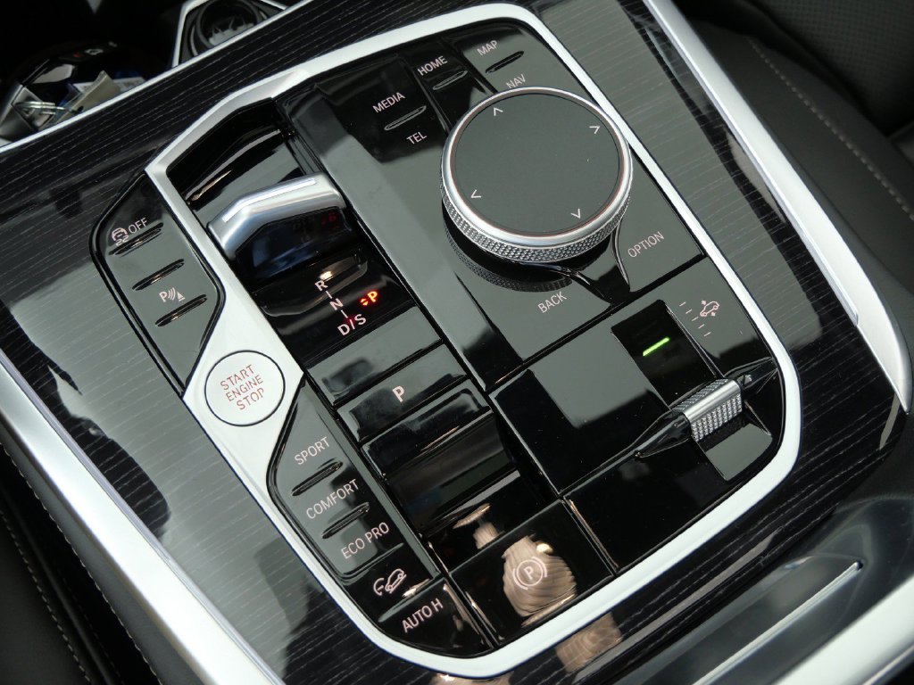 New 2027 Dravit Grey Metallic BMW xDrive40i image 40