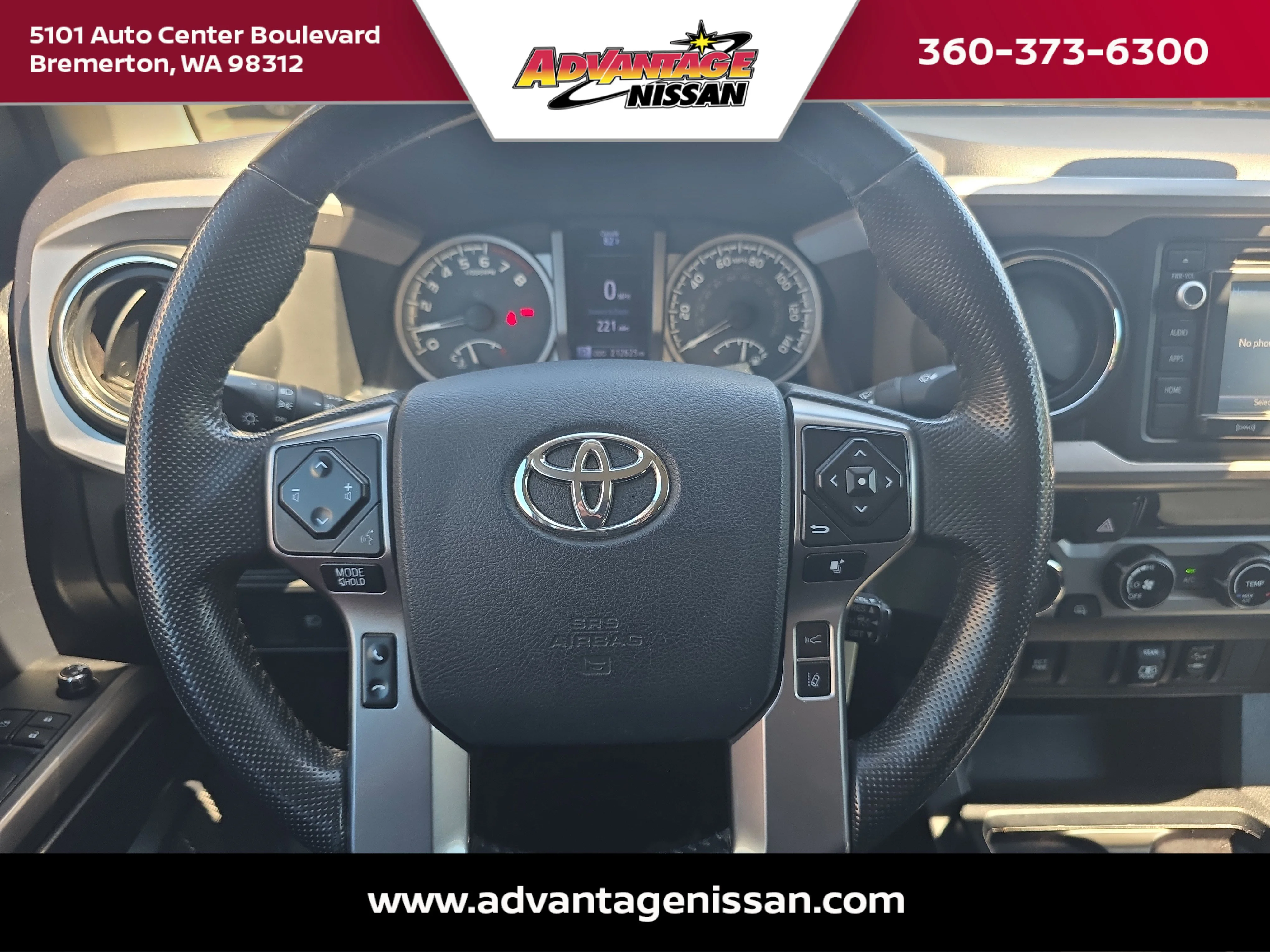Used 2018 Midnight Black Metallic Toyota SR5 image 28