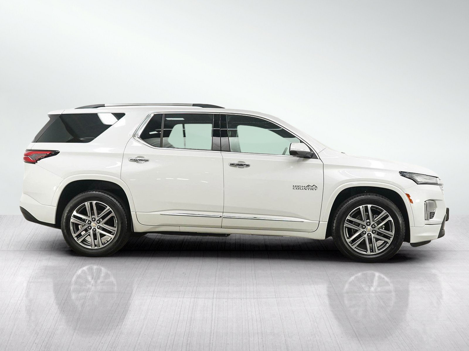 Used 2023 IRIDESCENT PEARL TRICOAT Chevrolet High Country image 6