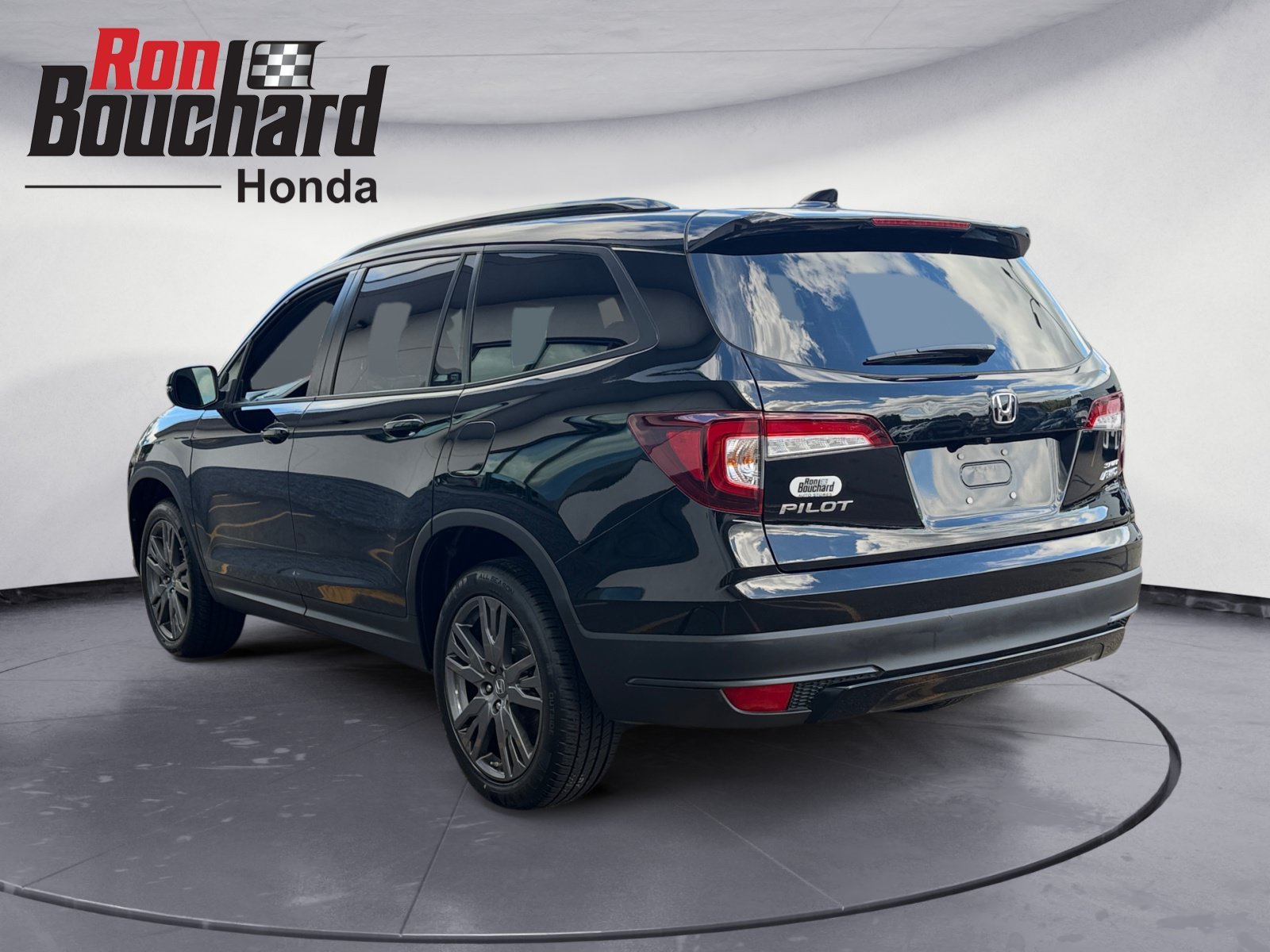 Certified Used 2022 Crystal Black Pearl Honda AWD SPORT image 4