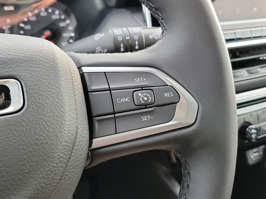 New 2026 Fathom Blue Pearl Coat Jeep Latitude image 45