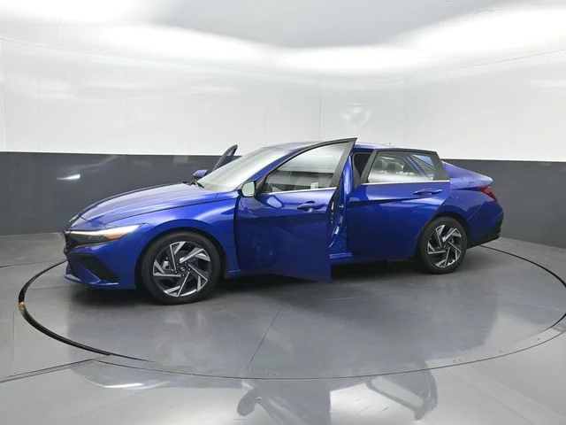 Used 2024 Blue Hyundai SEL image 32