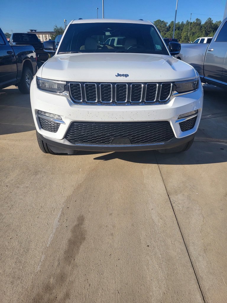 Used 2023 White Jeep Limited image 2