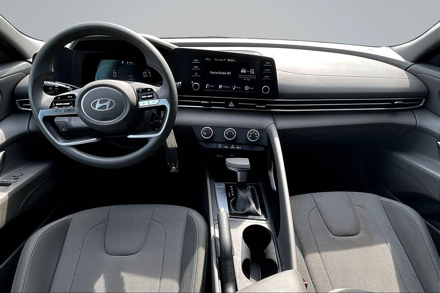 Certified Used 2025 White Hyundai SE image 6