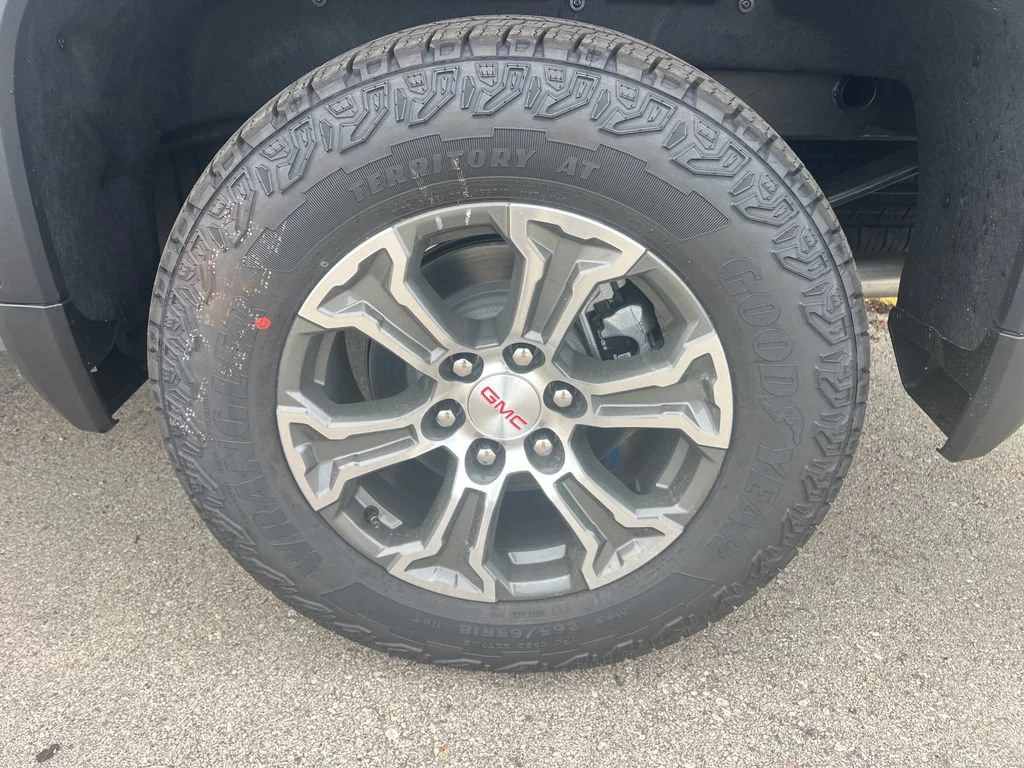 2026 GMC Sierra 1500 SLT - Photo 14