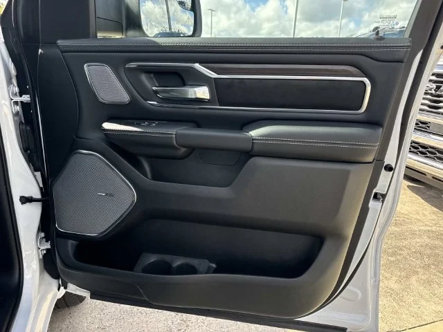 New 2027 Bright White Clear-Coat Exterior Paint RAM Laramie image 38